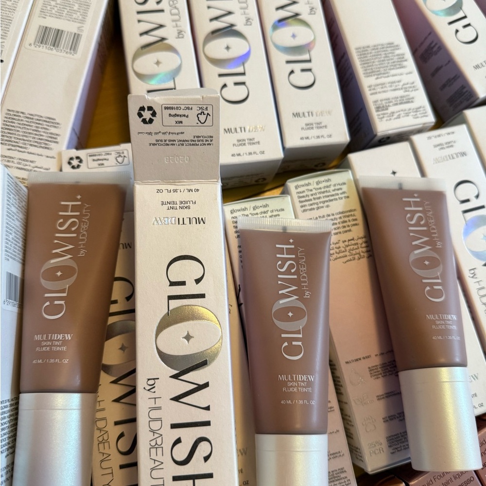 Seller 125 pieces lot premium lot Lancôme Huda one size milk Sephora ulta $3750 - Picture 2 of 13